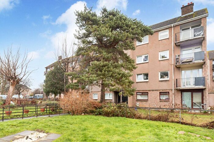 2 Bedroom Flat For Sale In / Ardshiel Avenue, Clermiston, Edinburgh, EH4