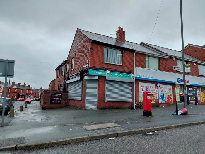 2 Bedroom Flat To Rent In Dunriding Lane, St. Helens, WA10