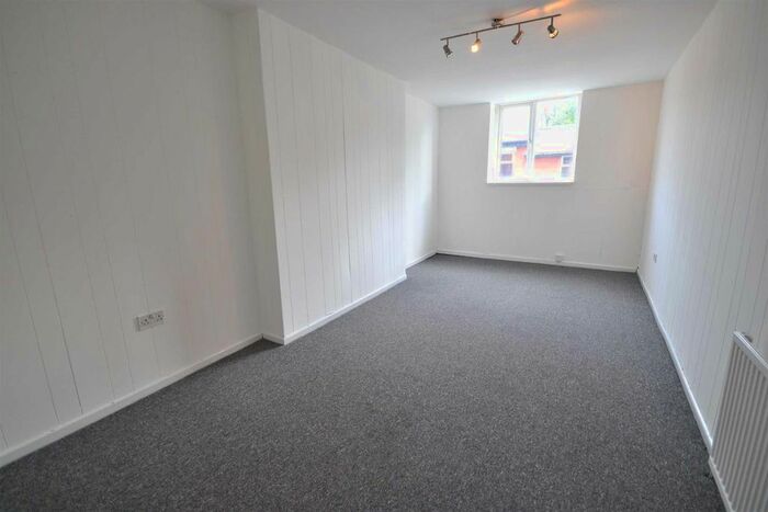 2 Bedroom Flat To Rent In Blackburn Street, Radcliffe, Manchester, M26