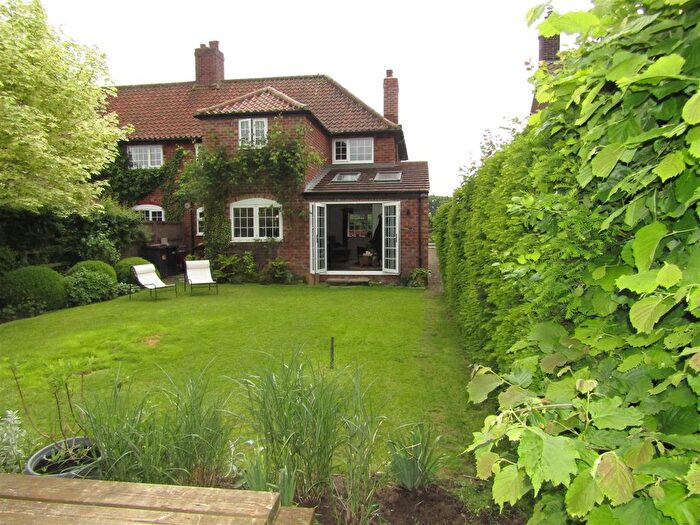 4 Bedroom End Of Terrace House For Sale In South View, Nun Monkton, York, YO26