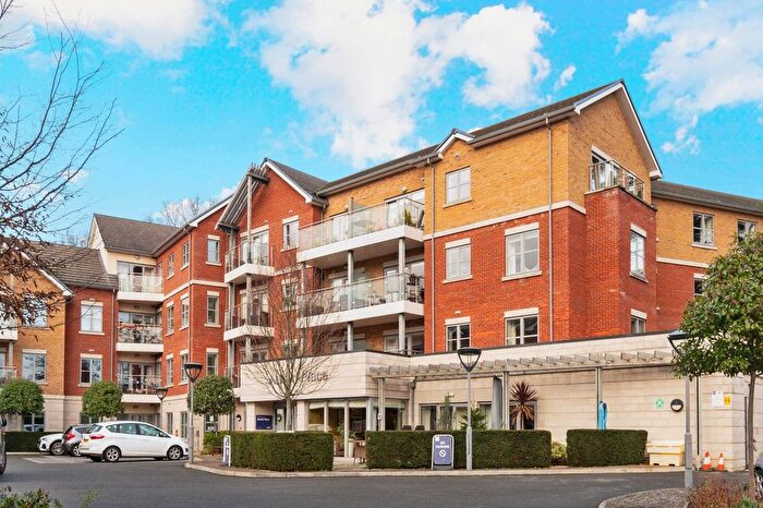 2 Bedroom Property For Sale In Oatlands Drive, Weybridge, KT13