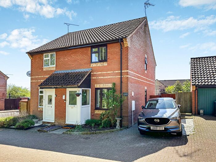 2 Bedroom Semi Detached House To Rent In Glebe Way, Stowmarket, IP14
