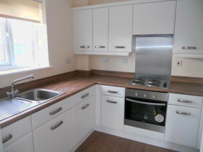 2 Bedroom Apartment To Rent In Murray View, New Forest Village, Leeds, LS10
