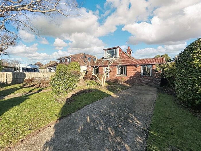 3 Bedroom Detached Bungalow For Sale In Chapel Lane, Langley, SO45