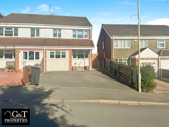 3 Bedroom Semi-Detached House To Rent In Calewood Road, Brierley Hill, DY5