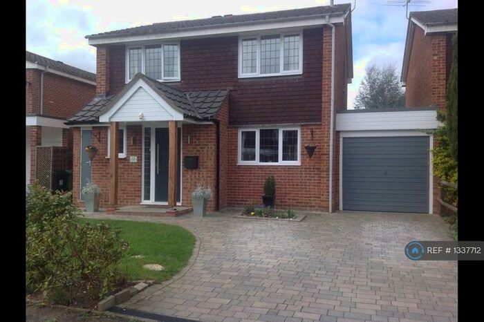 4 Bedroom Detached House To Rent In Muirfield Road, Woking, GU21
