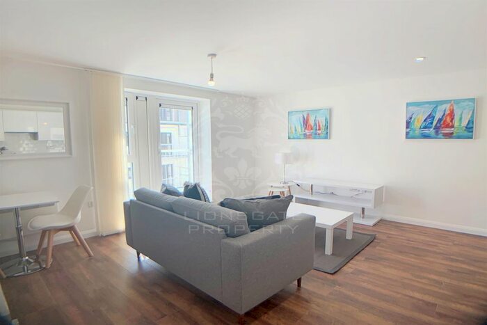 1 Bedroom Flat To Rent In Stoke Road, Slough, SL2