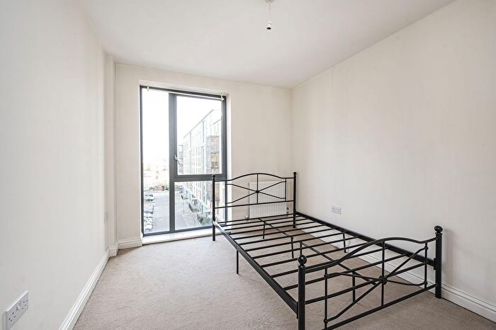 3 Bedroom Flat To Rent In Charcot Road, Colindale, London, NW9