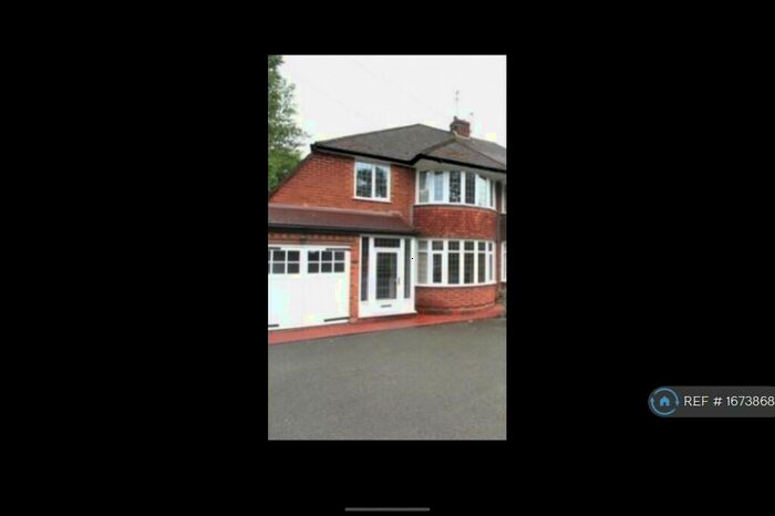3 Bedroom Semi-Detached House To Rent In Blossomfield Road, Solihull, B91