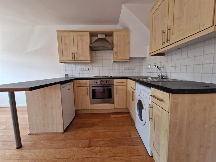 1 Bedroom Flat To Rent In The Broadway, Cheam, Sutton, SM3