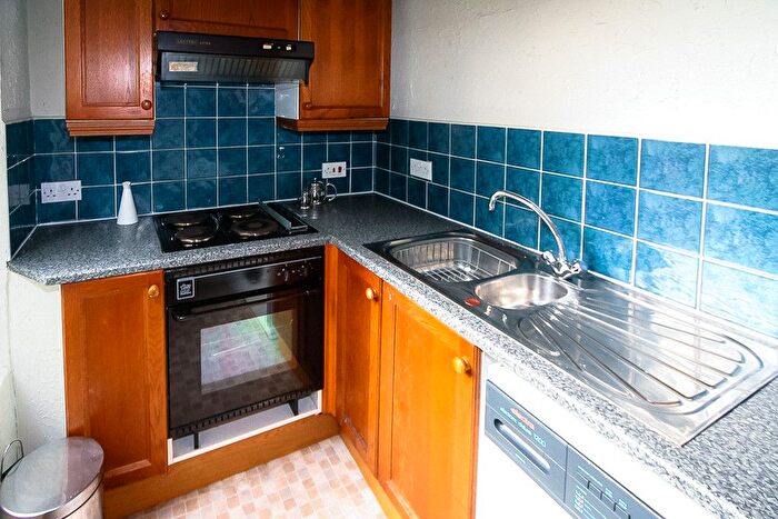 1 Bedroom Flat To Rent In Burley Road, Leeds, LS4