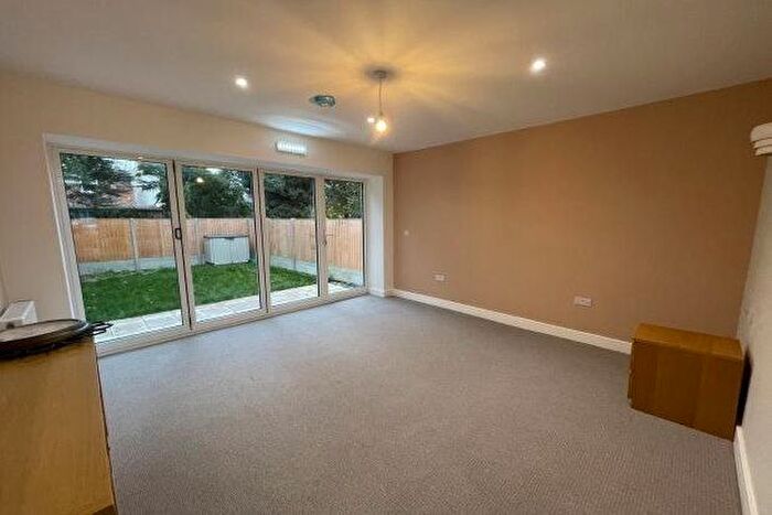 4 Bedroom Semi-Detached House To Rent In Henry Road, Nottingham, NG9