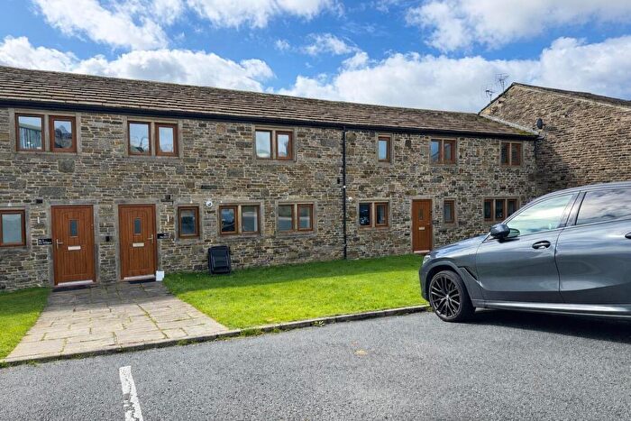 2 Bedroom House To Rent In Todmorden Road, Bacup, Lancashire, OL13