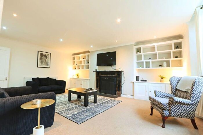 1 Bedroom Flat To Rent In Basement Flat, Queens Road, Clifton, Bristol, BS8