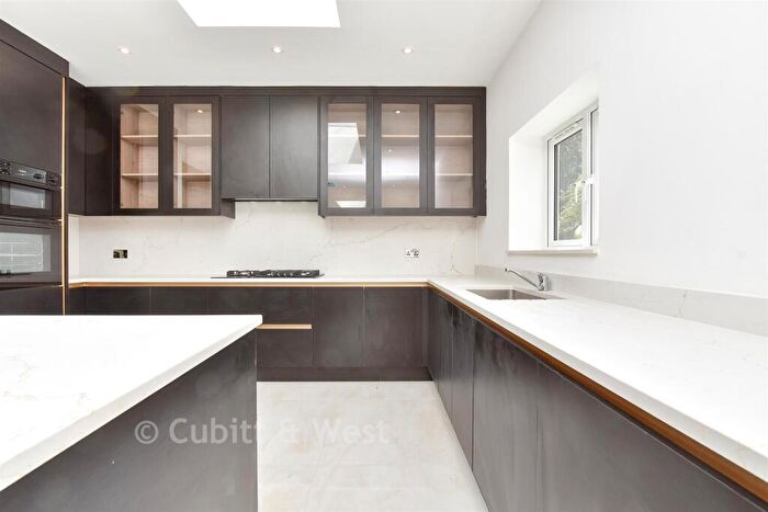 6 Bedroom Semi-Detached House For Sale In Cobham Road, Leatherhead, Surrey, KT22