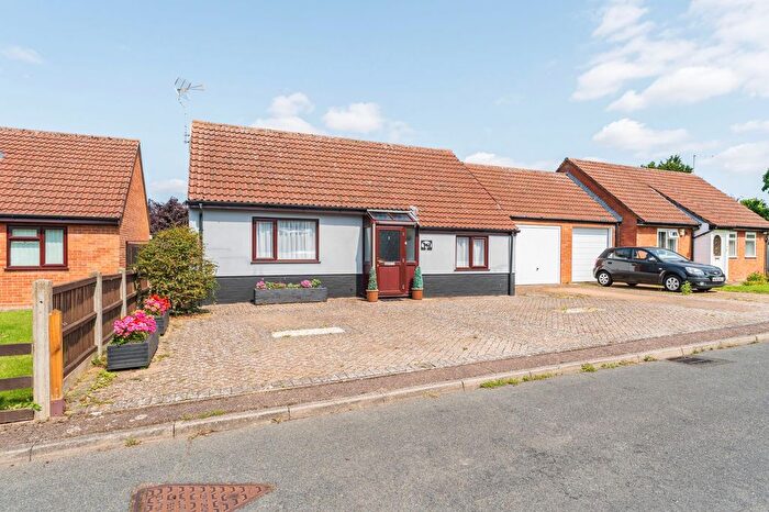 2 Bedroom Detached Bungalow For Sale In Wick Farm Close, Watton, IP25