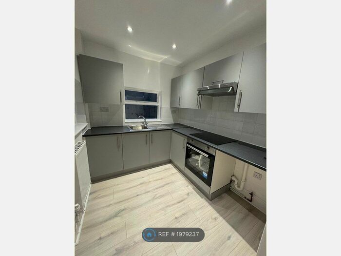 2 Bedroom Terraced House To Rent In Duke Street, Kettering, NN16