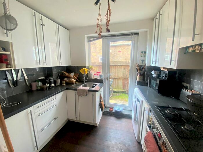 2 Bedroom Flat To Rent In Byne Road, Sydenham, London, SE26