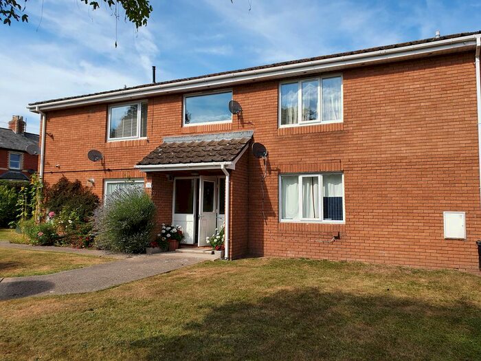 1 Bedroom Flat For Sale In The Pines, Abergavenny, NP7