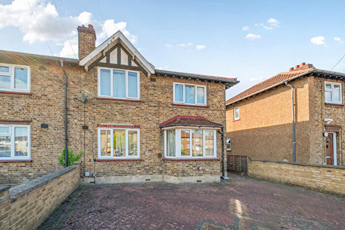 3 Bedroom End Of Terrace House For Sale In Eltham Green Road, Eltham, SE9