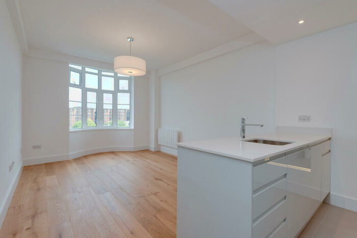 2 Bedroom Apartment To Rent In Grove End Gardens, Grove End Road, London, NW8