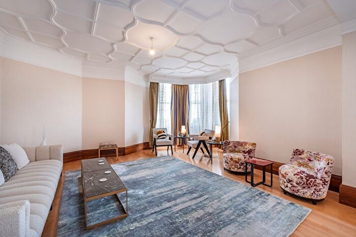 5 Bedroom Flat To Rent In Oakwood Court, London, W14