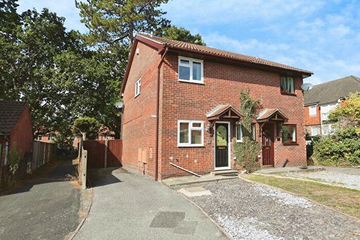 2 Bedroom Semi-Detached House For Sale In Woolwich Close, Bursledon, Southampton, Hampshire, SO31