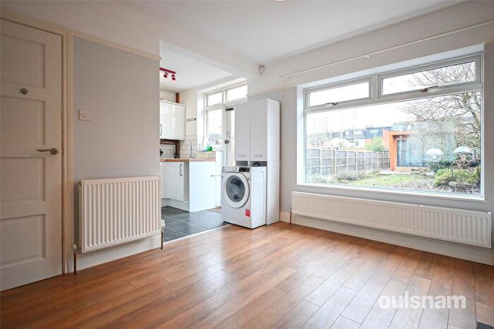 3 Bedroom Semi-Detached House For Sale In Wentworth Park Avenue, Harborne, West Midlands, B17