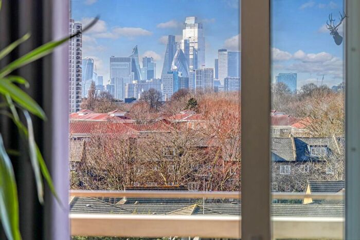 1 Bedroom Apartment For Sale In St Andrews Development, Bow, E3