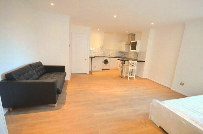 1 Bedroom Apartment To Rent In Lancaster House, Whitworth Street, Manchester, M1