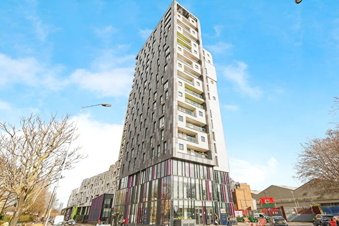 2 Bedroom Flat To Rent In Rotherhithe New Road, London, SE16