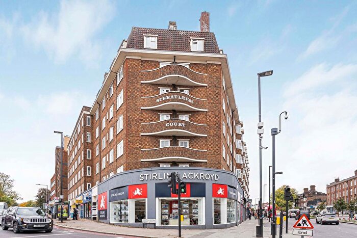 3 Bedroom Flat For Sale In Streatham High Road, London, SW16