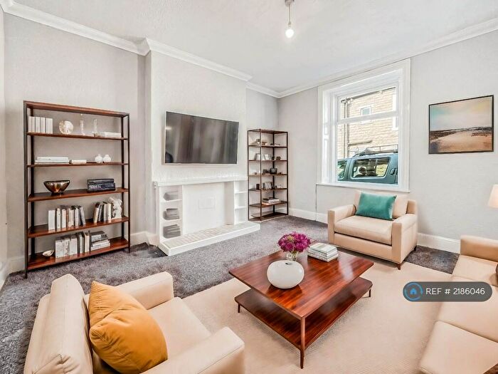 4 Bedroom Terraced House To Rent In Branch Street, Bacup, OL13