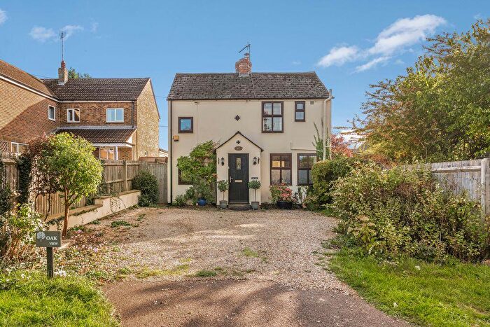 3 Bedroom Detached House For Sale In Weeping Cross, Bodicote, OX15