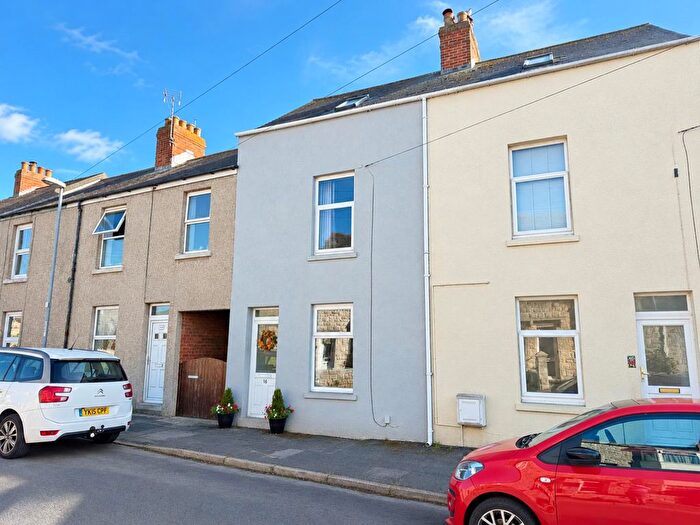 4 Bedroom Terraced House For Sale In Moorfield Road, Portland, DT5