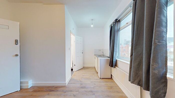 Studio To Rent In Sangley Road, London, SE6