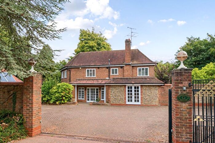 6 Bedroom Detached House To Rent In Romans End St Albans, AL3