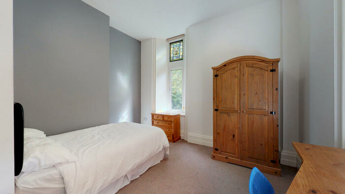 3 Bedroom Property To Rent In Whitefield House, Flat Greenbank Road, PL4