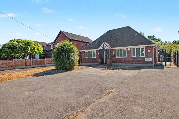 3 Bedroom Detached Bungalow To Rent In Old Church Road, East Hanningfield, CM3