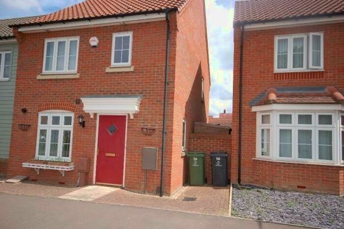 3 Bedroom Semi-Detached House To Rent In Washington Drive, Watton, IP25