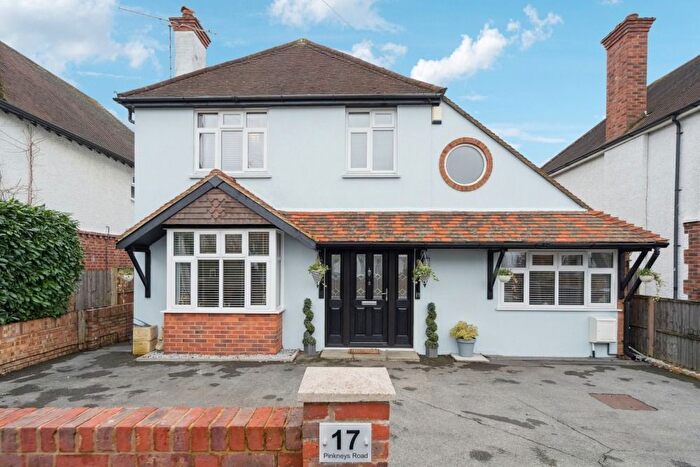 5 Bedroom Detached House For Sale In Pinkneys Road, Maidenhead, SL6