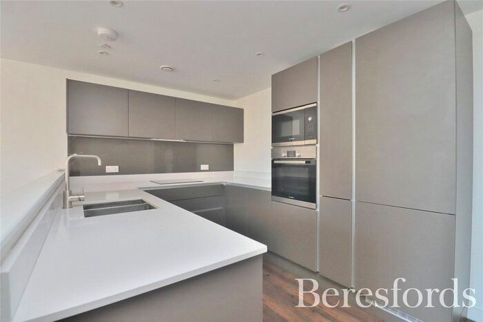 2 Bedroom Flat To Rent In Mildmay Road, Chelmsford, CM2