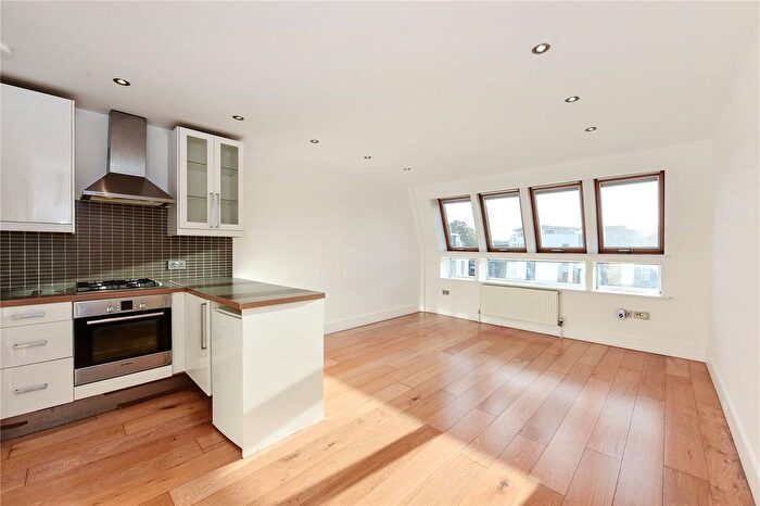 1 Bedroom Flat To Rent In Holloway Road, Holloway, London, N7