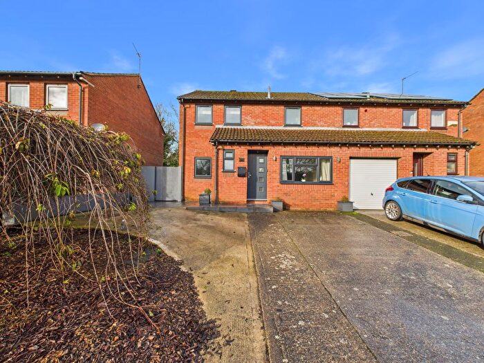 4 Bedroom Semi-Detached House For Sale In Goose Acre, Chesham, Buckinghamshire, HP5