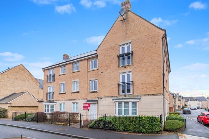 2 Bedroom Flat To Rent In Shilton Park, Carterton, OX18