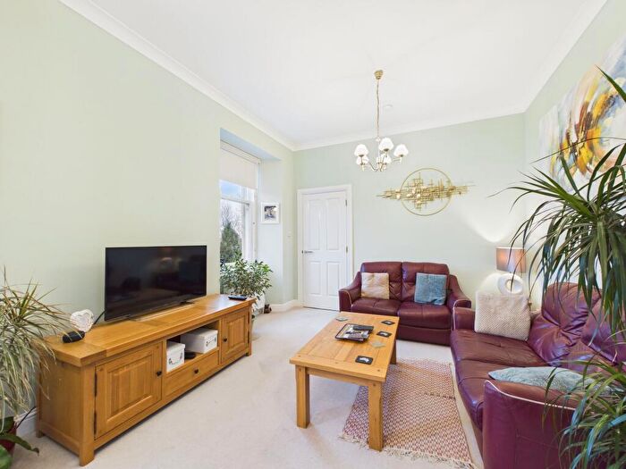 2 Bedroom Flat For Sale In Hyndford Road, Lanark, ML11 - Photo 2