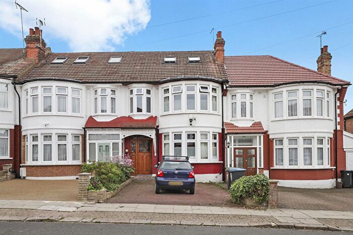 4 Bedroom Property To Rent In Grenoble Gardens, N13