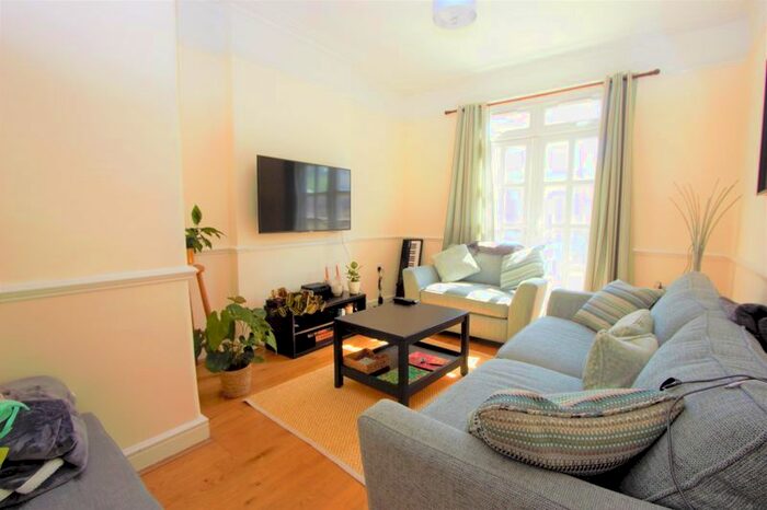 Property To Rent In Warwick Road, London, N11