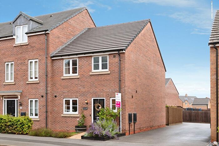 3 Bedroom End Of Terrace House For Sale In Peters Way, Beverley, HU17