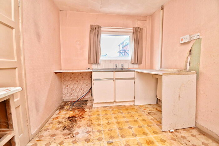 2 Bedroom Semi-Detached House For Sale In Ridgway Avenue, Darfield, Barnsley, S73